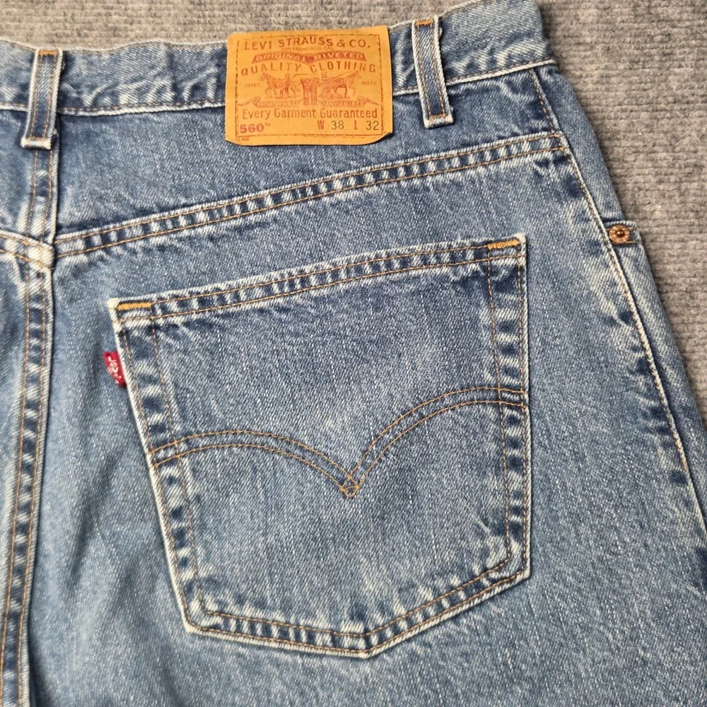 Vintage Levis 560 Jeans Mens 38x31 Made USA Loose Fit Tapered Leg Light Wash